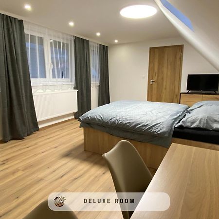 Apartmanovy Dom Visnove エクステリア 写真