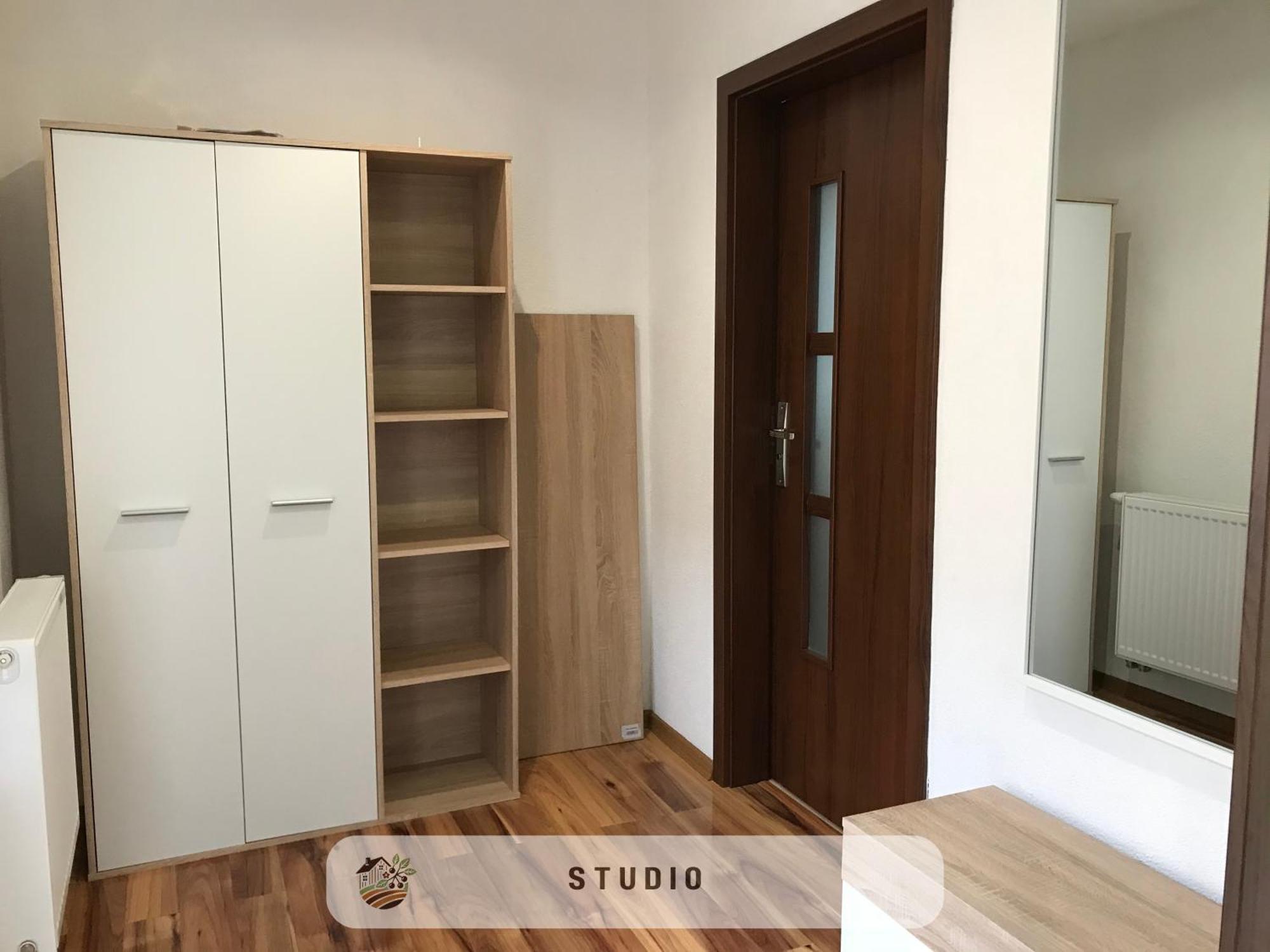 Apartmanovy Dom Visnove エクステリア 写真