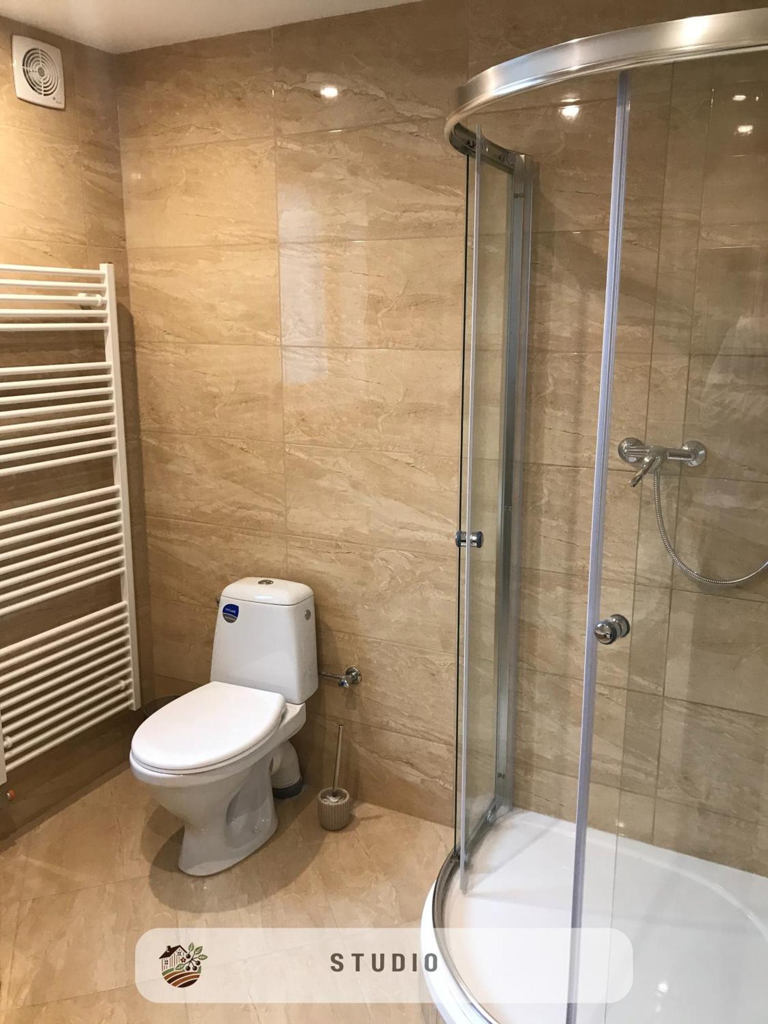 Apartmanovy Dom Visnove エクステリア 写真