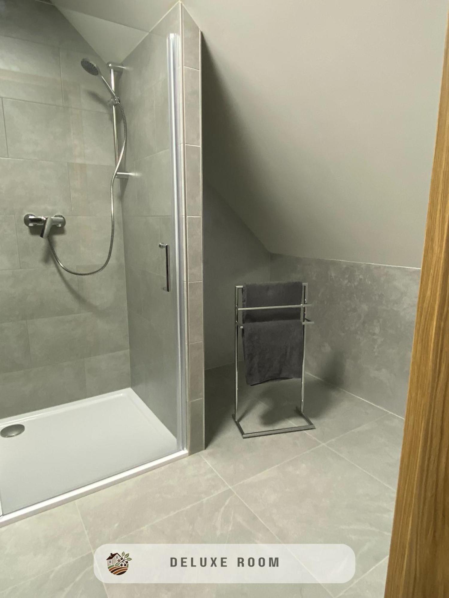 Apartmanovy Dom Visnove エクステリア 写真