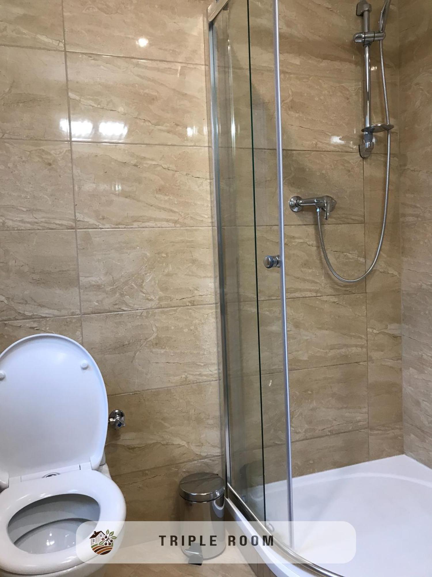 Apartmanovy Dom Visnove エクステリア 写真