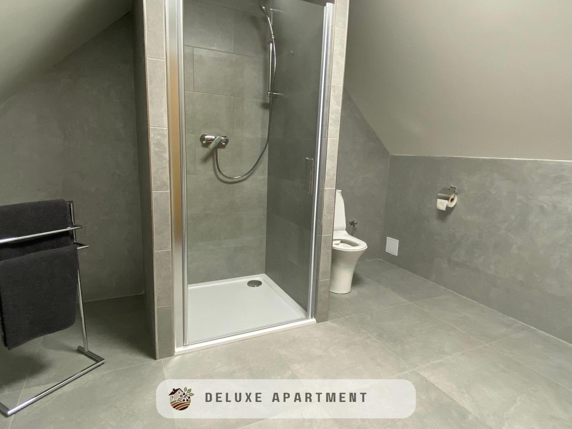 Apartmanovy Dom Visnove エクステリア 写真