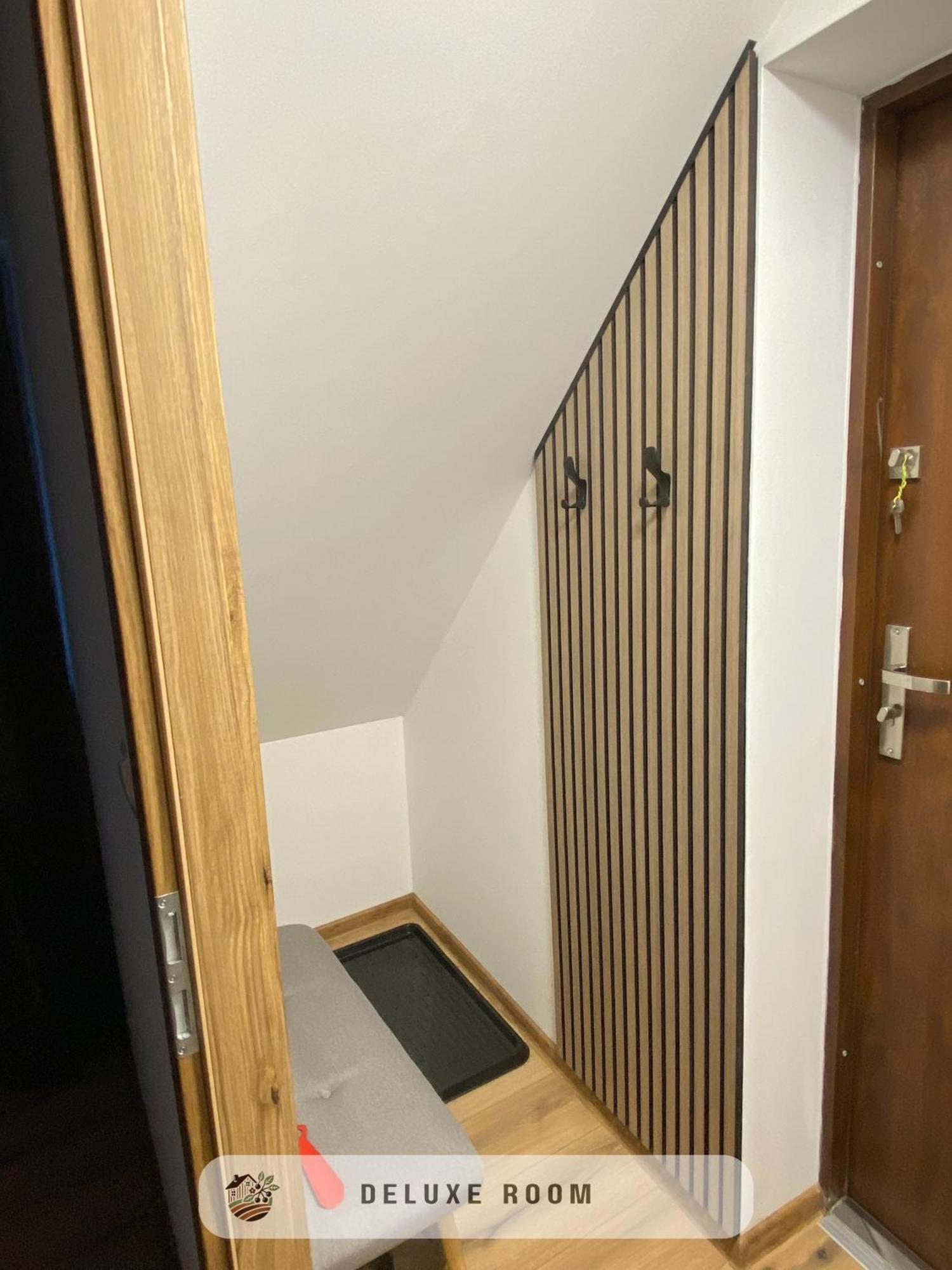 Apartmanovy Dom Visnove エクステリア 写真