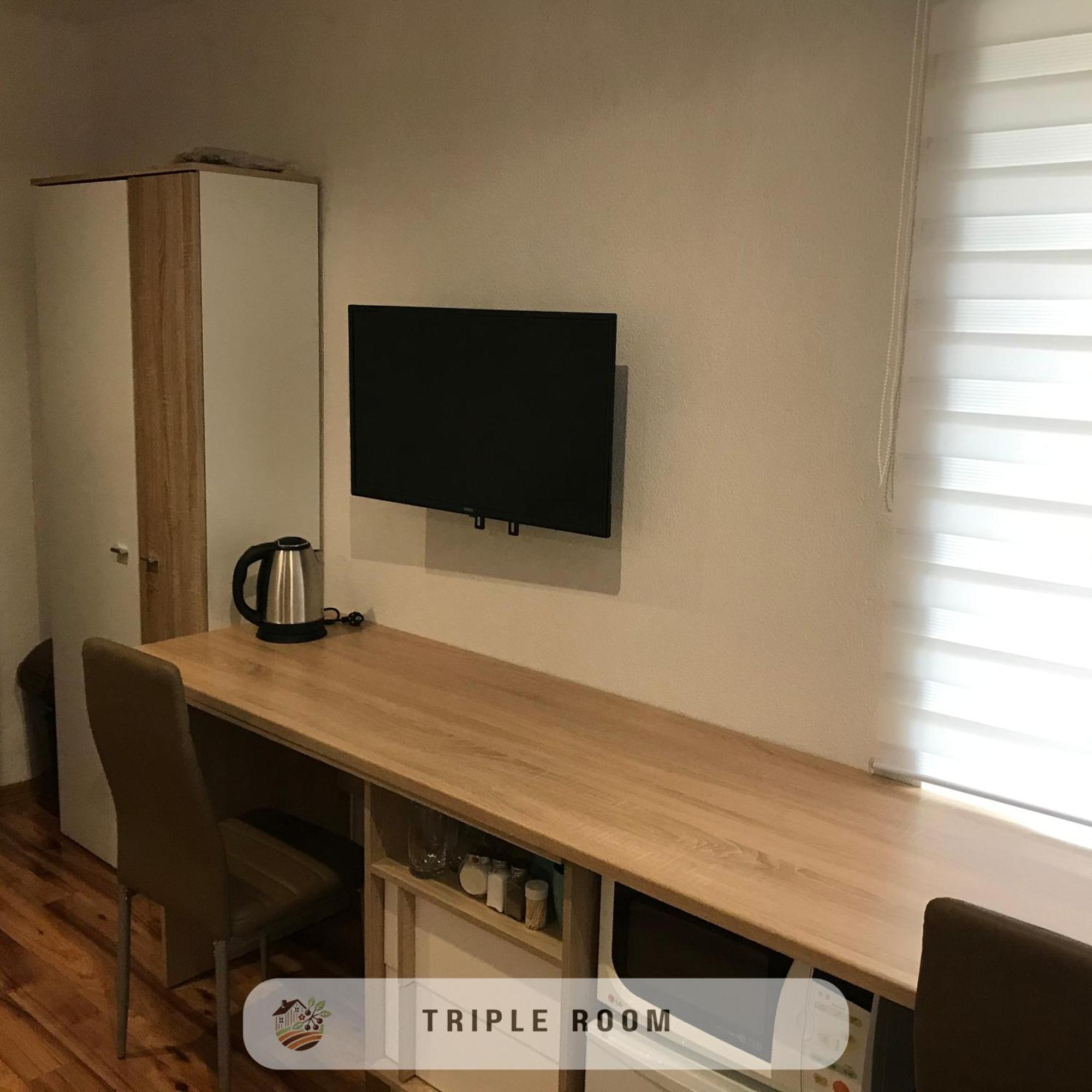 Apartmanovy Dom Visnove エクステリア 写真