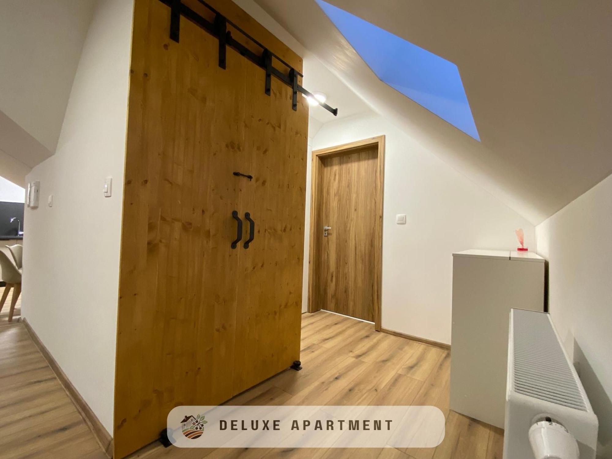 Apartmanovy Dom Visnove エクステリア 写真