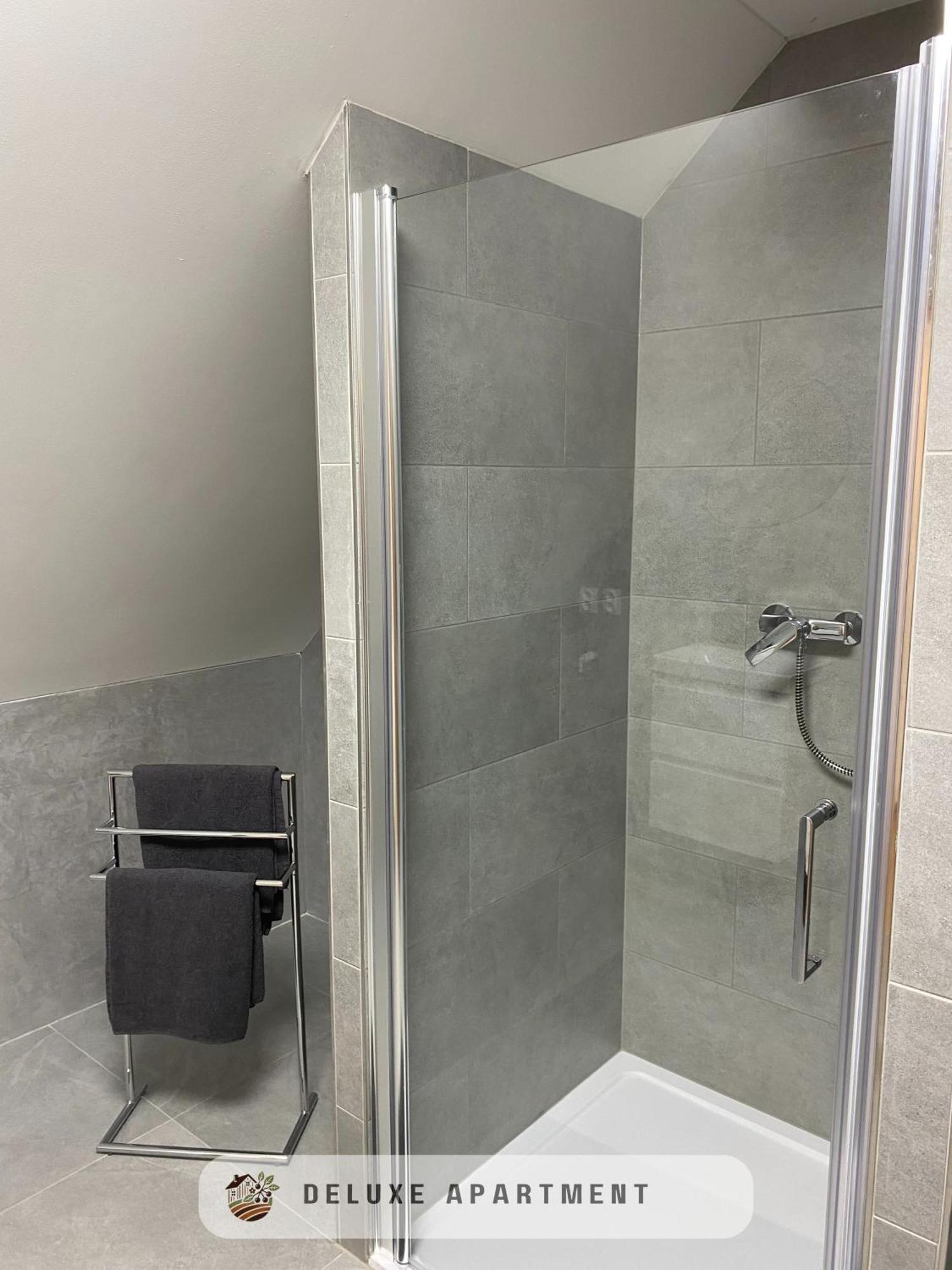 Apartmanovy Dom Visnove エクステリア 写真